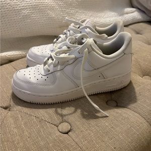 White Air Force 1s great condition women’s size 6.5